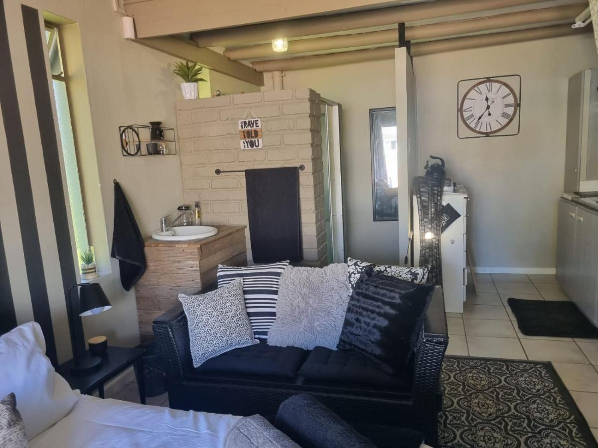 Angel 8 Airbnb Apartment 2 Robertson Ngoại thất bức ảnh