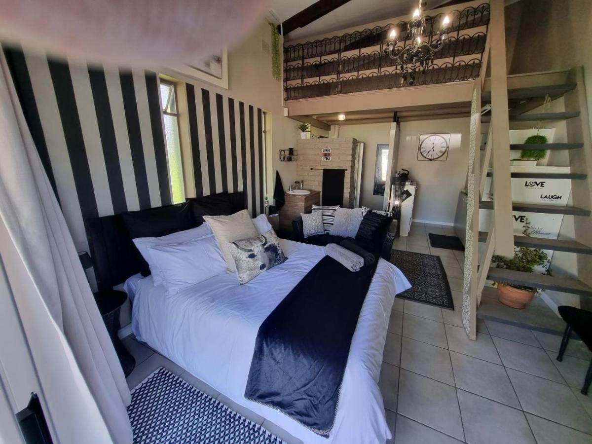 Angel 8 Airbnb Apartment 2 Robertson Ngoại thất bức ảnh