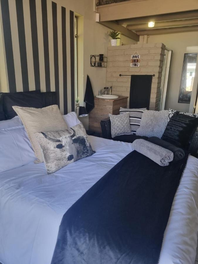 Angel 8 Airbnb Apartment 2 Robertson Ngoại thất bức ảnh