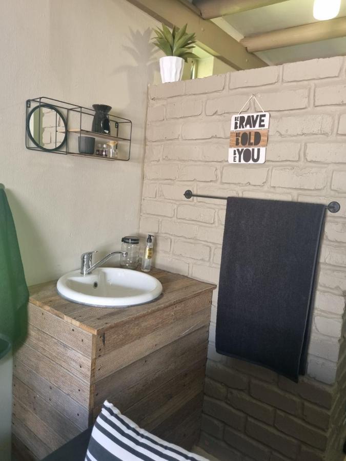Angel 8 Airbnb Apartment 2 Robertson Ngoại thất bức ảnh